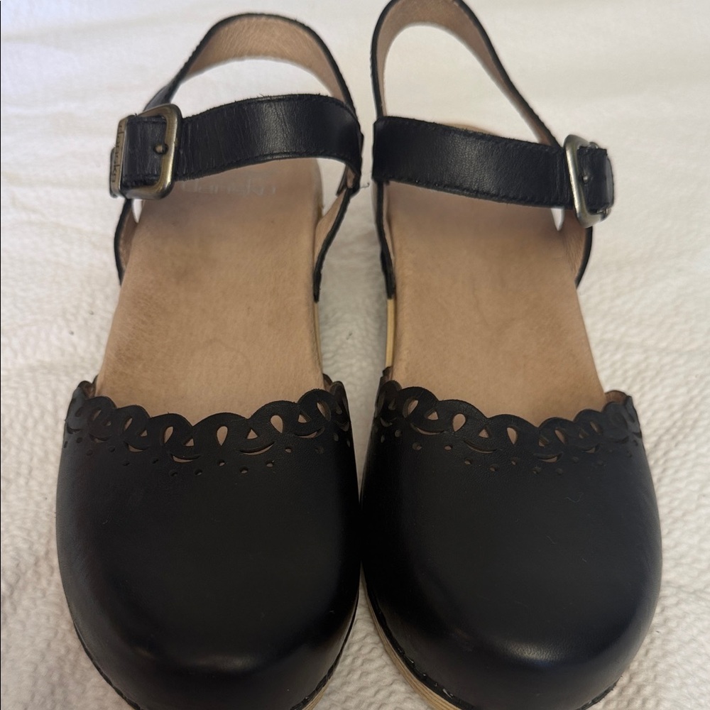 Dansko Black Leather Scalloped mary jane Clogs with Wood-Tone Heel sz 38 - Picture 2 of 8